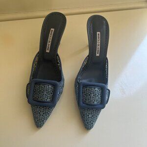 Manolo Blahnik Lace Pattern Buckle Mules - Blue Size 40